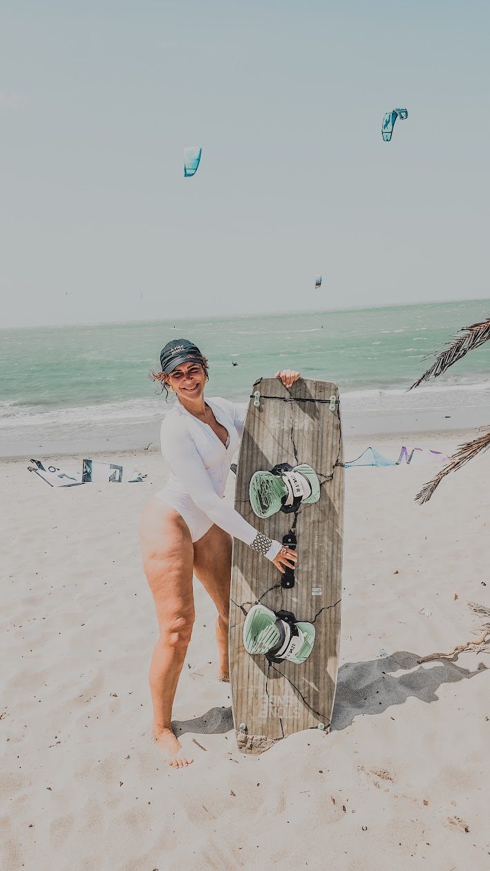 Jaya praticando kitesurf